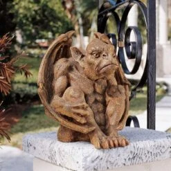 Design Toscano Balthazar's Watch Gargoyle Sculpture