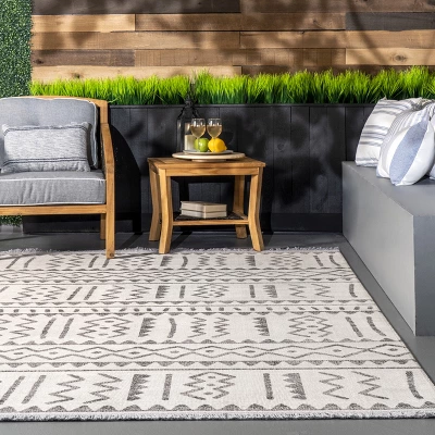 NuLOOM Outdoor Gretchen Patio Area Rug - Image 7