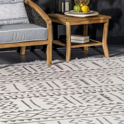 NuLOOM Outdoor Gretchen Patio Area Rug - Image 8